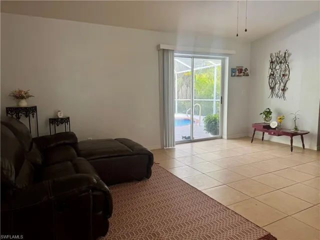 461 1st St Nw, Naples, Florida 34120