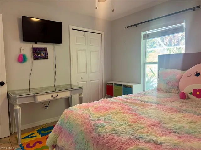 461 1st St Nw, Naples, Florida 34120