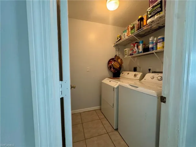 461 1st St Nw, Naples, Florida 34120
