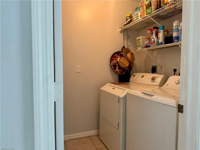 461 1st St Nw, Naples, Florida 34120