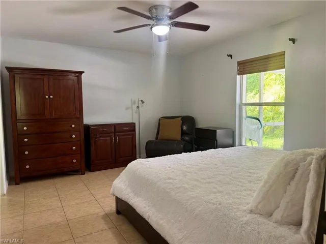 461 1st St Nw, Naples, Florida 34120