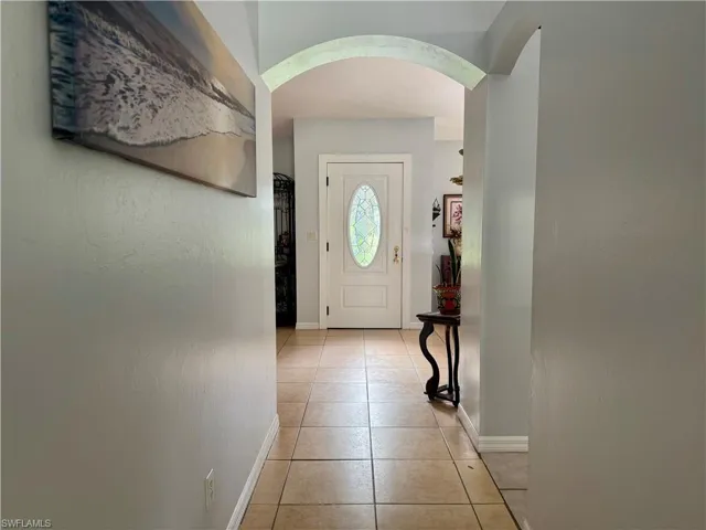 461 1st St Nw, Naples, Florida 34120