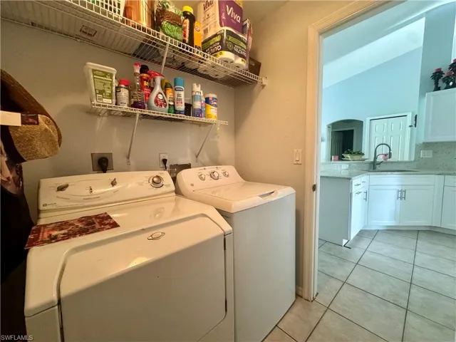461 1st St Nw, Naples, Florida 34120