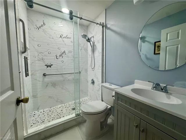 461 1st St Nw, Naples, Florida 34120
