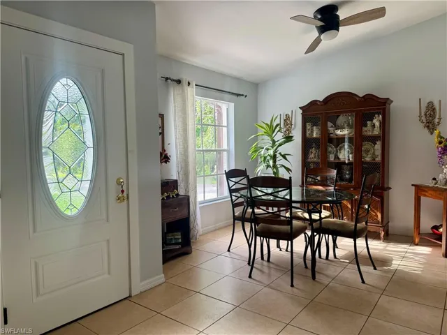 461 1st St Nw, Naples, Florida 34120