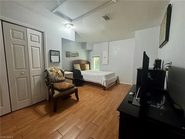 461 1st St Nw, Naples, Florida 34120