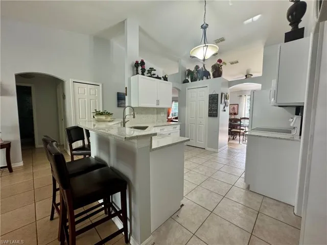 461 1st St Nw, Naples, Florida 34120