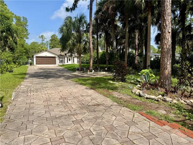 461 1st St Nw, Naples, Florida 34120