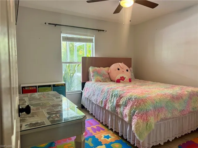 461 1st St Nw, Naples, Florida 34120