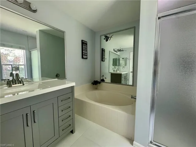 461 1st St Nw, Naples, Florida 34120