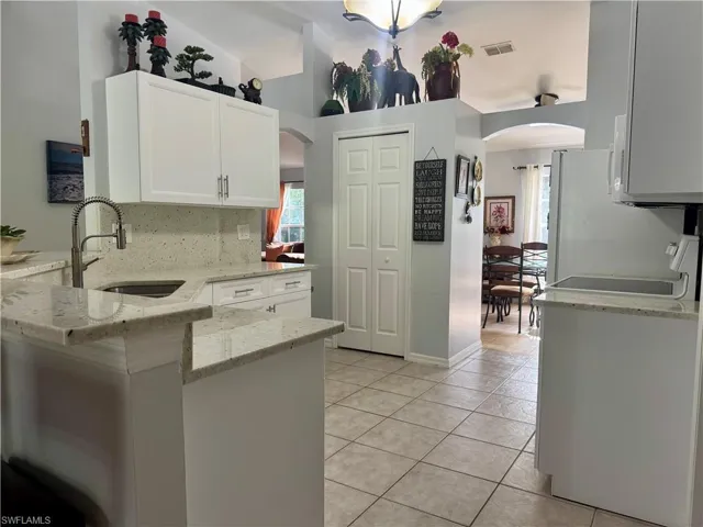 461 1st St Nw, Naples, Florida 34120