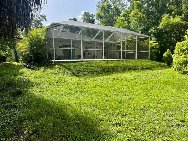 461 1st St Nw, Naples, Florida 34120