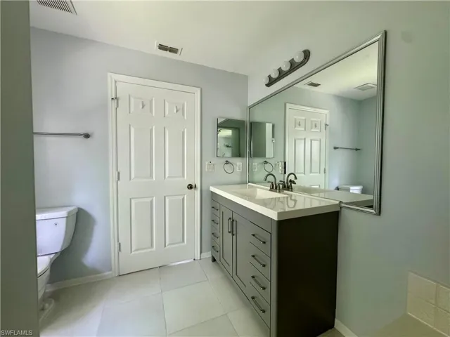461 1st St Nw, Naples, Florida 34120