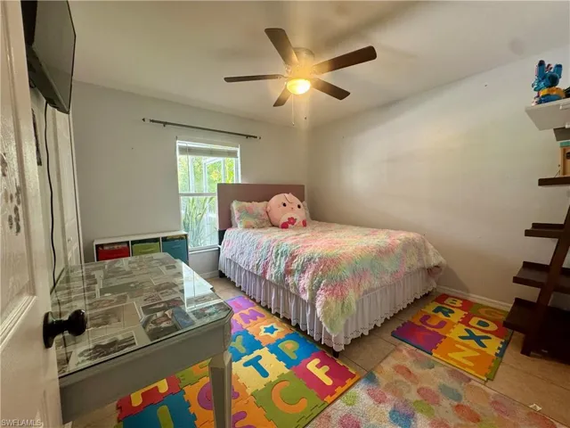 461 1st St Nw, Naples, Florida 34120