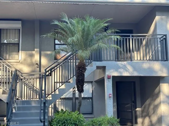 1220  Commonwealth  CIR, Naples, FL 34116