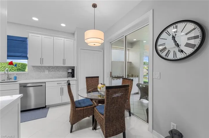 breakfast nook open to lanai