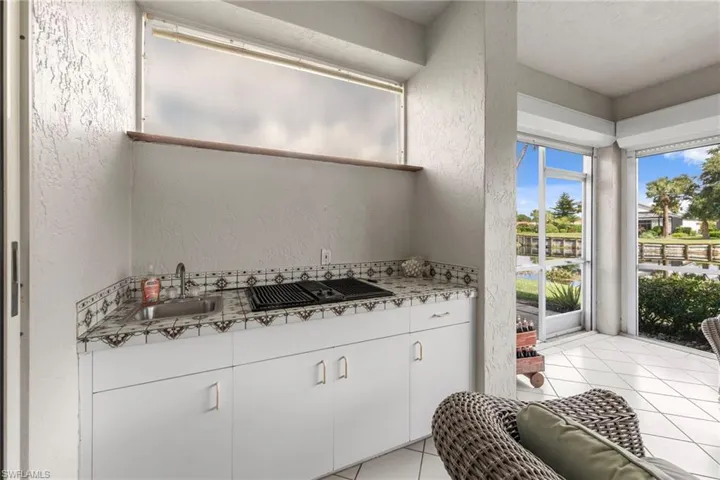 outdoor kitchen