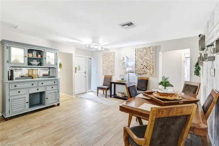 Welcoming Foyer into your dining room