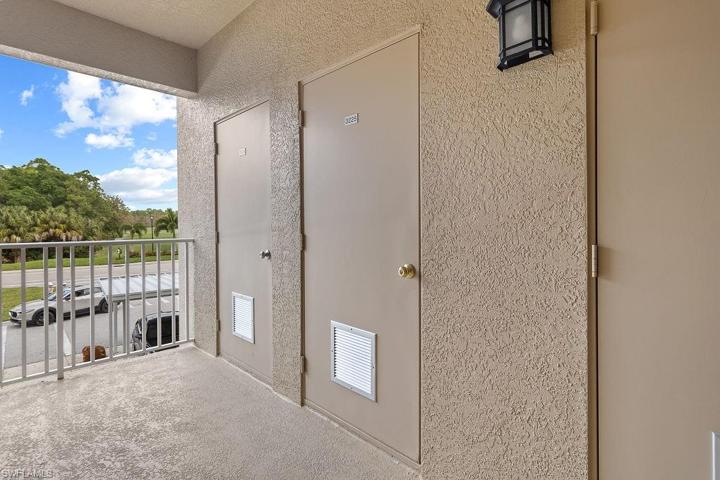 3790  Sawgrass  WAY, Naples, FL 34112