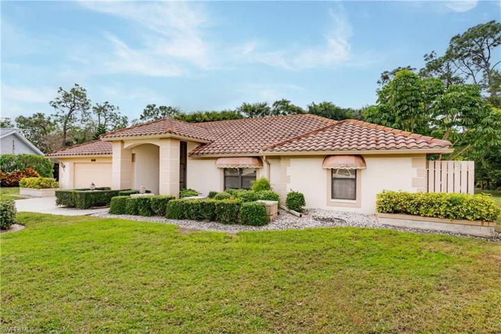 5516 Foxhunt WAY, NAPLES FL 34104