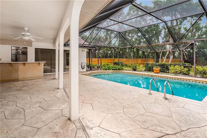 5516 Foxhunt WAY, NAPLES FL 34104