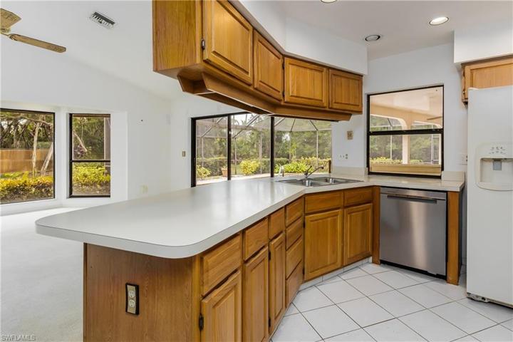 5516 Foxhunt WAY, NAPLES FL 34104