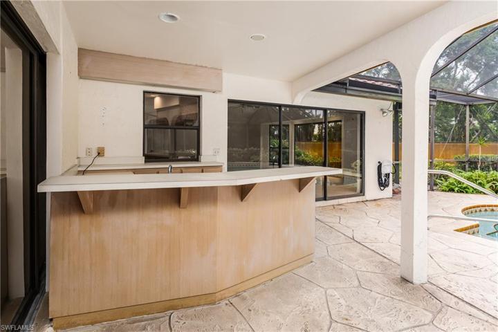5516 Foxhunt WAY, NAPLES FL 34104