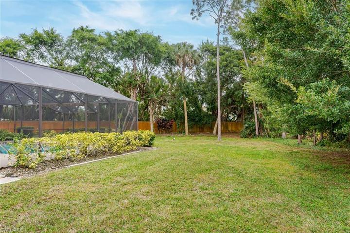 5516 Foxhunt WAY, NAPLES FL 34104