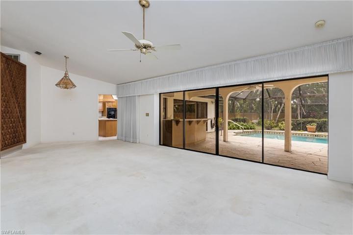 5516 Foxhunt WAY, NAPLES FL 34104