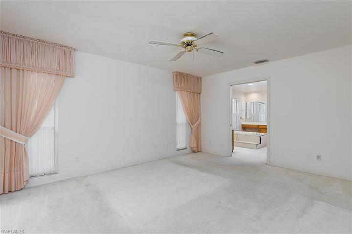 5516 Foxhunt WAY, NAPLES FL 34104