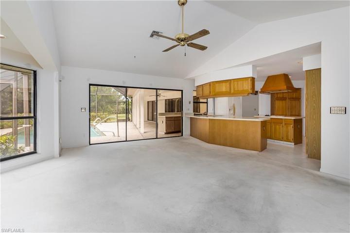 5516 Foxhunt WAY, NAPLES FL 34104