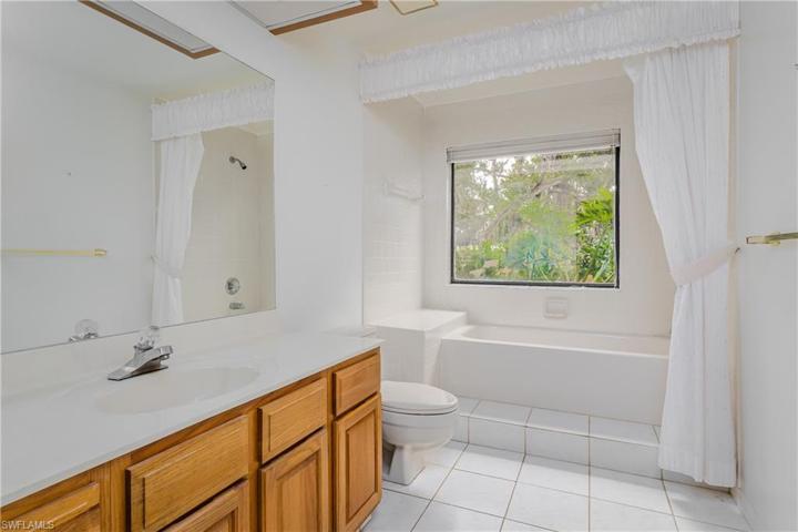 5516 Foxhunt WAY, NAPLES FL 34104
