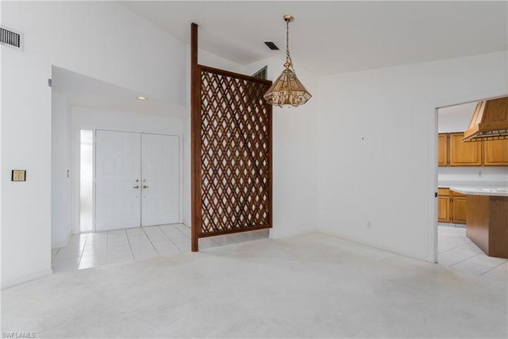 5516 Foxhunt WAY, NAPLES FL 34104
