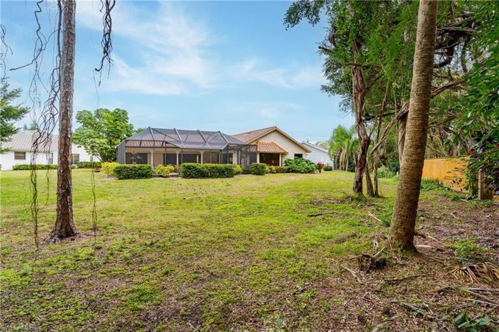 5516 Foxhunt WAY, NAPLES FL 34104