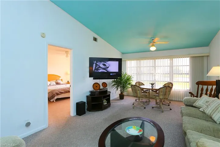 4030  Northlight  DR, Naples, FL 34112