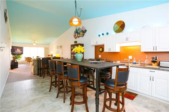 4030  Northlight  DR, Naples, FL 34112