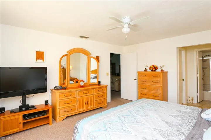 4030  Northlight  DR, Naples, FL 34112