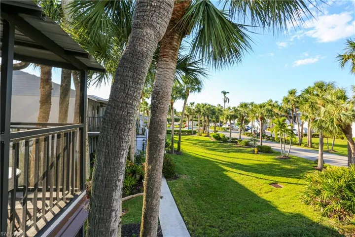 4030  Northlight  DR, Naples, FL 34112