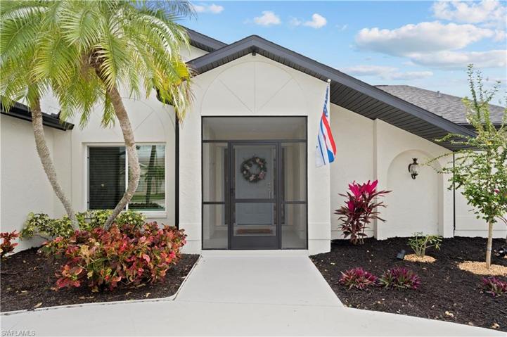 Screened Front Entry