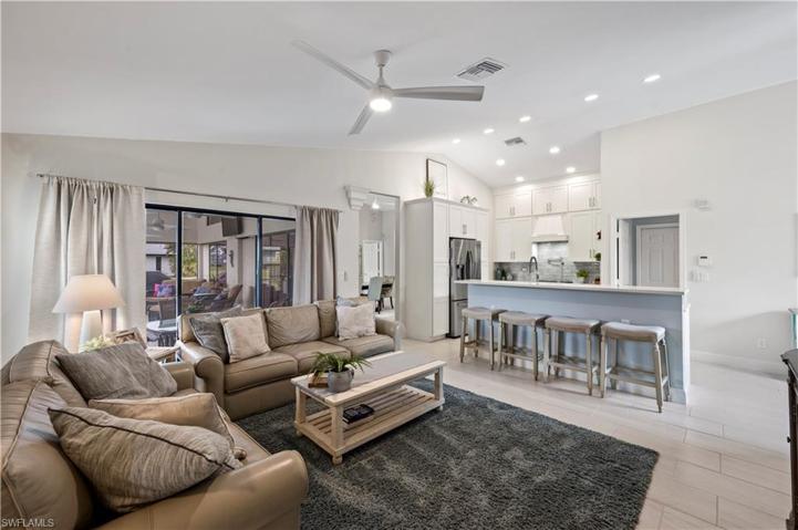 Beautifully Renovated Family and Kitchen - comfort & Elegance