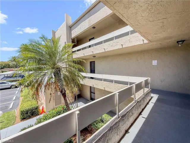 Boca Ceiga - a very easy access building just off Rattlesnake