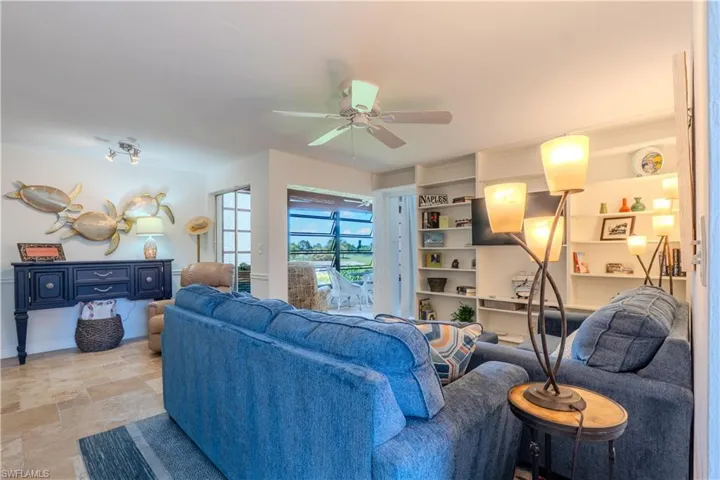 1000 Sq ft of fully furnished / turnkey under air just waiting for you