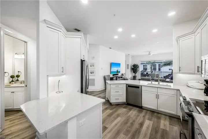 837 Sailaway Ln 204, Naples, Florida 34108