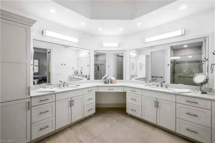 837 Sailaway Ln 204, Naples, Florida 34108