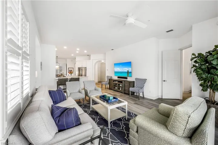 837 Sailaway Ln 204, Naples, Florida 34108
