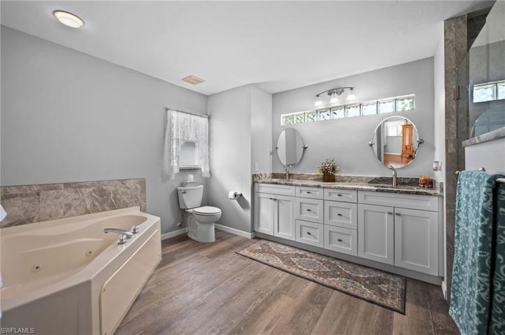Large Master Bath, Shower and Jet Tub