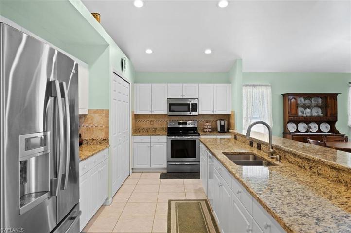 Stainless Steel Appliances and Granite Counter Tops and lots of room to cook and prep!