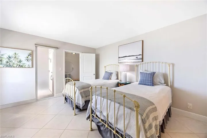 3443  Gulf Shore N BLVD, Naples, FL 34103