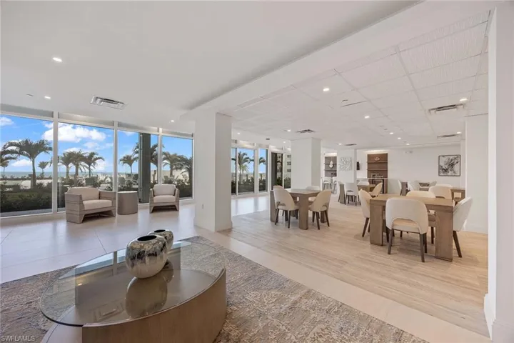3443  Gulf Shore N BLVD, Naples, FL 34103