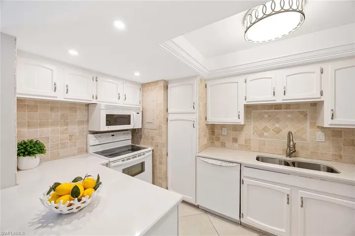 3443  Gulf Shore N BLVD, Naples, FL 34103